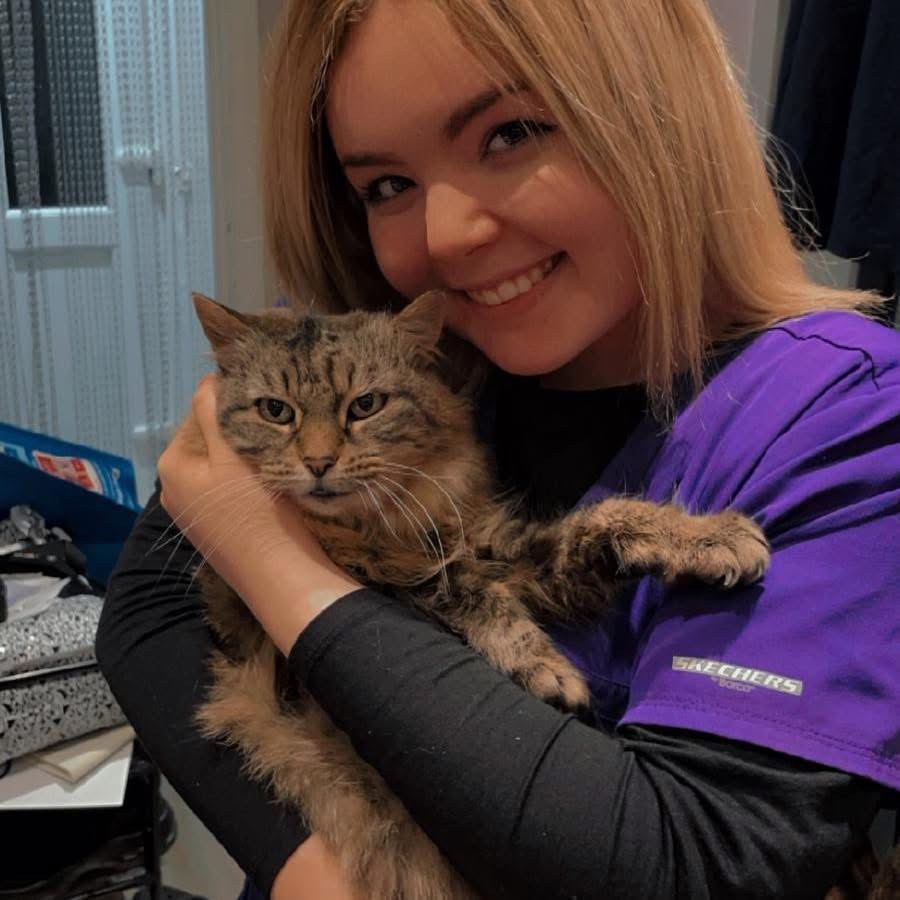 Charlotte - Receptionist