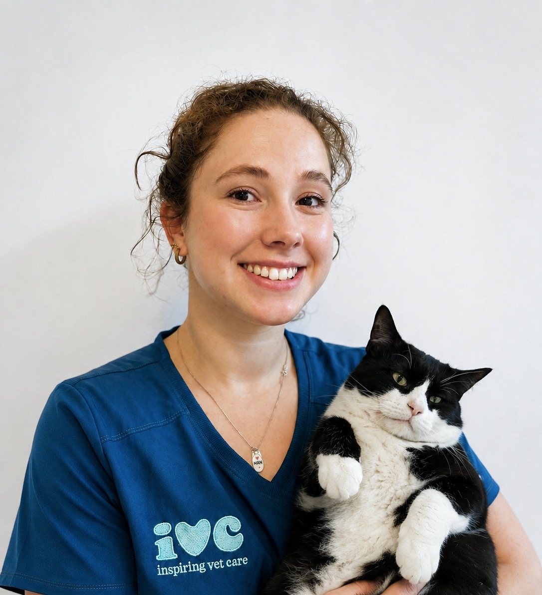 Dr Alexandra Brugman BA BVSc MRCVS (she/her)