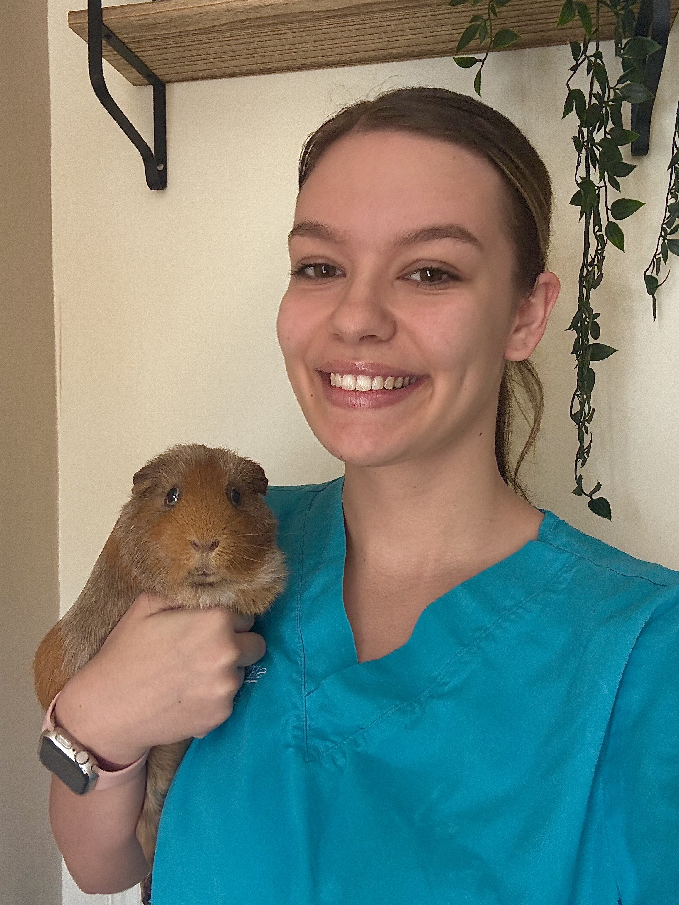 Freya Hewes - Student Veterinary Nurse