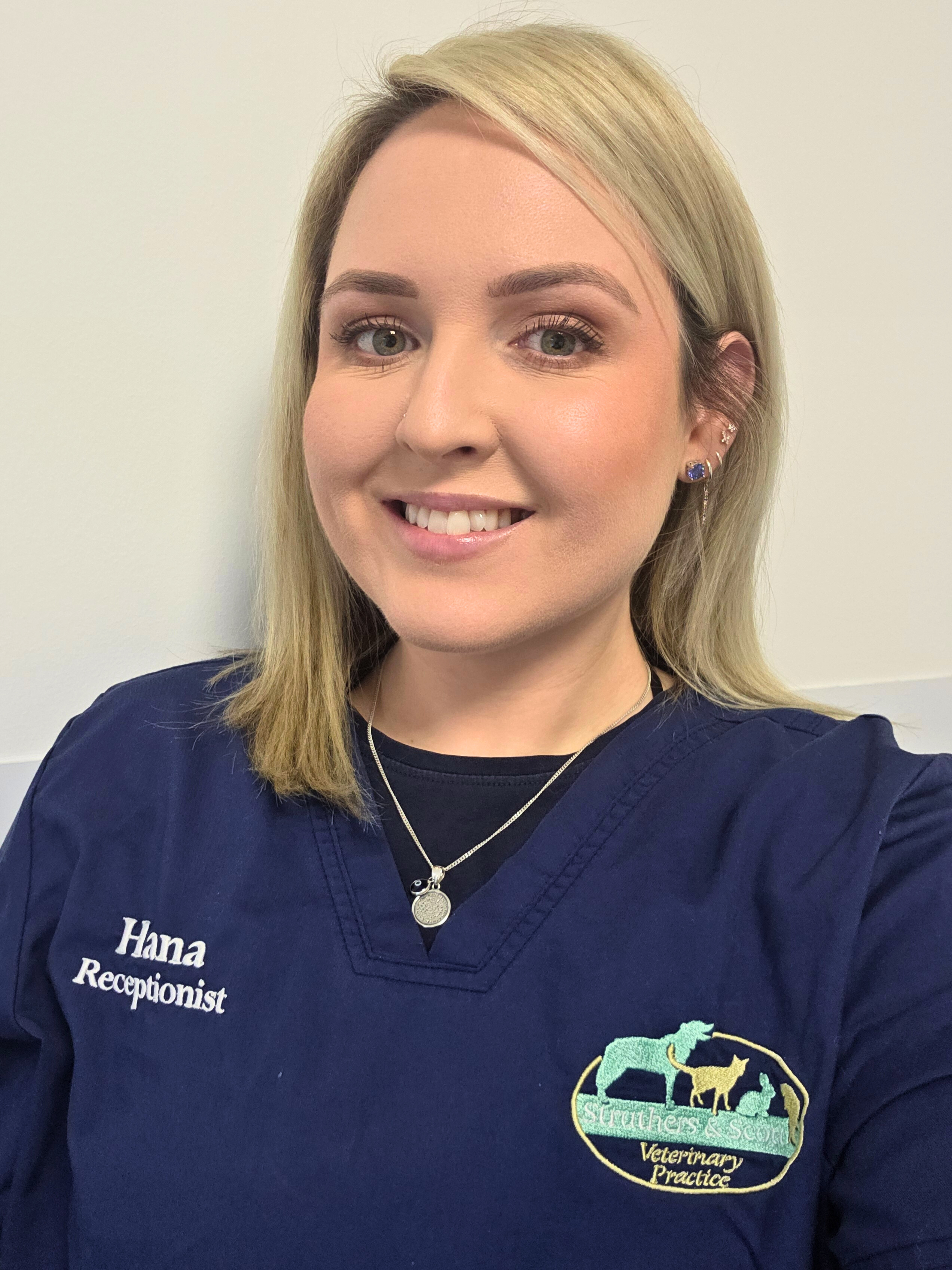 Hana - Receptionist